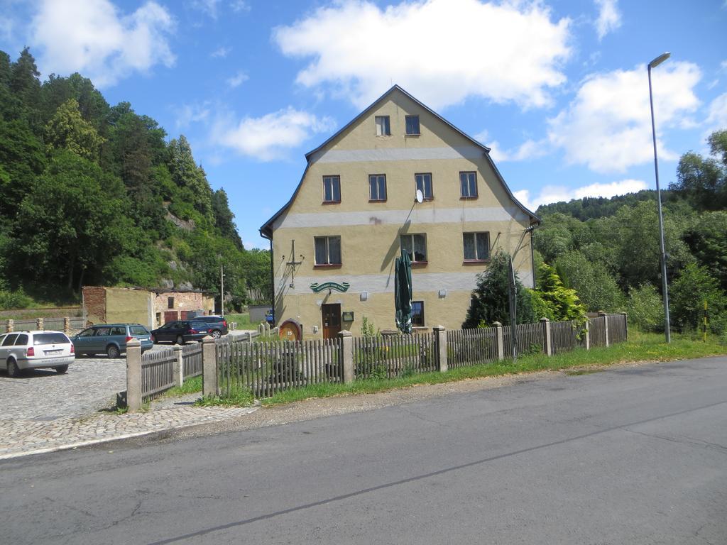 Hotel Restaurace A Penzion Stara Posta Bečov nad Teplou Exterior foto