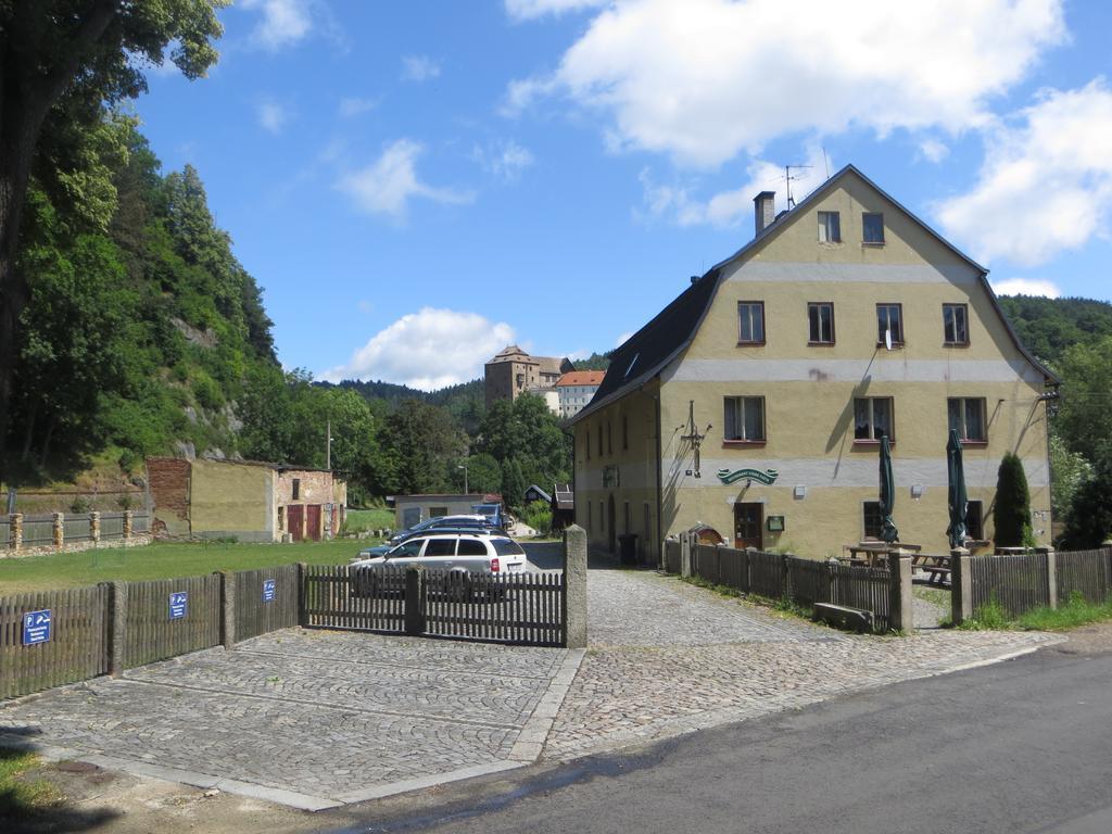 Hotel Restaurace A Penzion Stara Posta Bečov nad Teplou Exterior foto